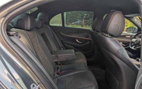 Mercedes-Benz E-Класс, 2019 год, 3 800 000 рублей, 11 фотография