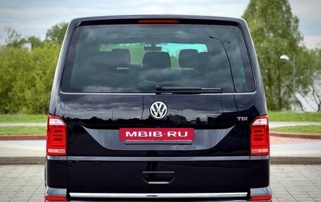 Volkswagen Caravelle T6 рестайлинг, 2017 год, 2 390 000 рублей, 6 фотография