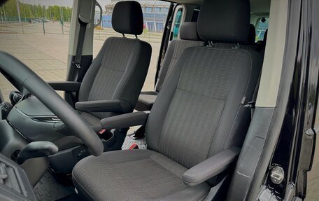 Volkswagen Caravelle T6 рестайлинг, 2017 год, 2 390 000 рублей, 11 фотография