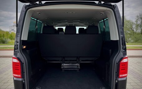 Volkswagen Caravelle T6 рестайлинг, 2017 год, 2 390 000 рублей, 15 фотография