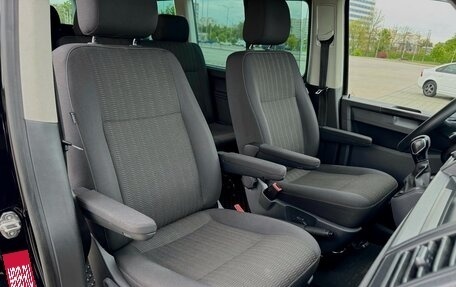 Volkswagen Caravelle T6 рестайлинг, 2017 год, 2 390 000 рублей, 12 фотография