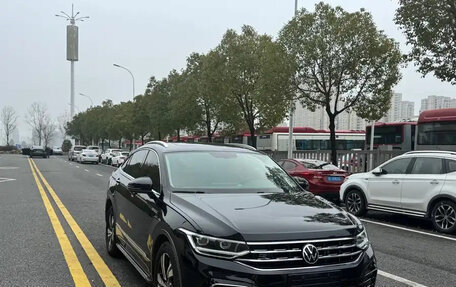 Volkswagen Tiguan II, 2022 год, 2 480 000 рублей, 1 фотография
