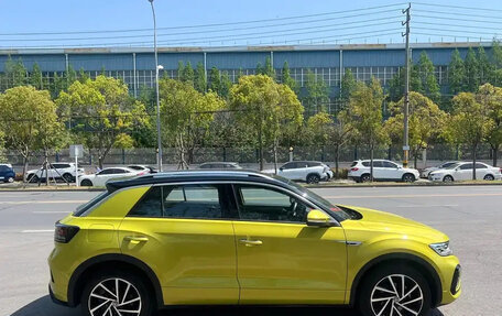 Volkswagen T-Roc I, 2022 год, 1 800 000 рублей, 5 фотография