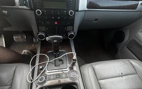 Volkswagen Touareg III, 2006 год, 670 000 рублей, 7 фотография