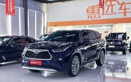Toyota Highlander, 2022 год, 4 500 000 рублей, 1 фотография