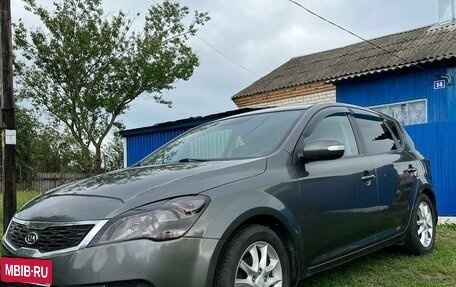 KIA cee'd I рестайлинг, 2011 год, 850 000 рублей, 1 фотография