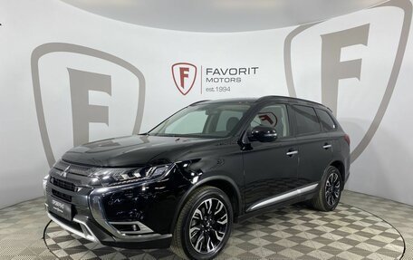 Mitsubishi Outlander III рестайлинг 3, 2021 год, 2 785 000 рублей, 1 фотография