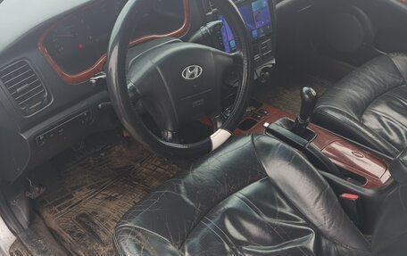Hyundai Sonata IV рестайлинг, 2005 год, 220 000 рублей, 1 фотография