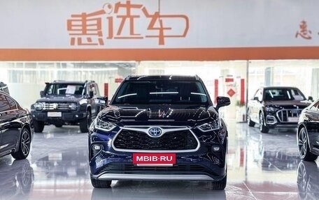 Toyota Highlander, 2022 год, 4 500 000 рублей, 2 фотография