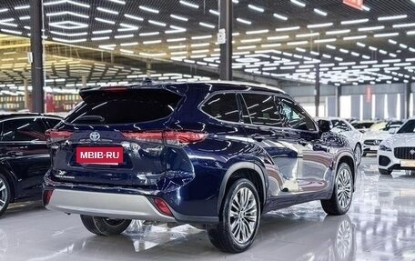 Toyota Highlander, 2022 год, 4 500 000 рублей, 6 фотография