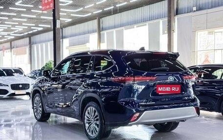 Toyota Highlander, 2022 год, 4 500 000 рублей, 4 фотография