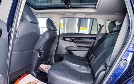 Toyota Highlander, 2022 год, 4 500 000 рублей, 11 фотография