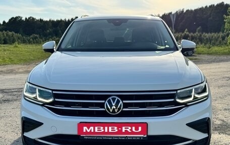 Volkswagen Tiguan II, 2022 год, 3 300 000 рублей, 3 фотография