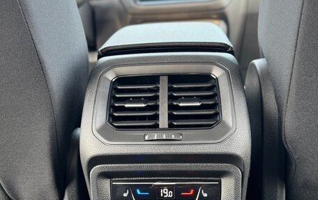 Volkswagen Tiguan II, 2022 год, 3 300 000 рублей, 28 фотография