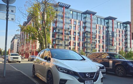 Nissan Leaf II, 2019 год, 2 150 000 рублей, 2 фотография