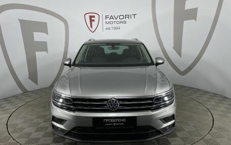 Volkswagen Tiguan II, 2018 год, 2 495 000 рублей, 2 фотография