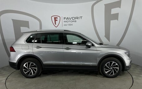 Volkswagen Tiguan II, 2018 год, 2 495 000 рублей, 4 фотография