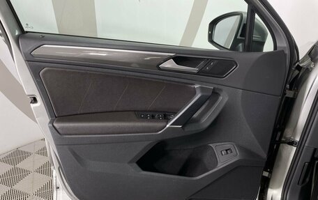 Volkswagen Tiguan II, 2018 год, 2 495 000 рублей, 8 фотография