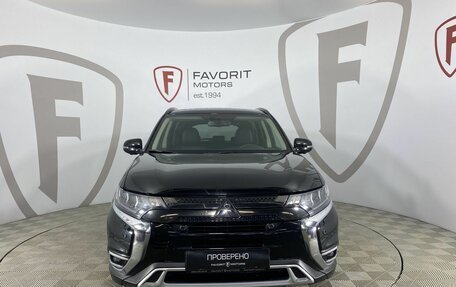 Mitsubishi Outlander III рестайлинг 3, 2021 год, 2 785 000 рублей, 2 фотография
