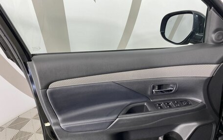 Mitsubishi Outlander III рестайлинг 3, 2021 год, 2 785 000 рублей, 8 фотография
