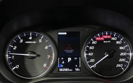 Mitsubishi Outlander III рестайлинг 3, 2021 год, 2 785 000 рублей, 11 фотография