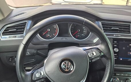 Volkswagen Tiguan II, 2018 год, 2 200 000 рублей, 4 фотография