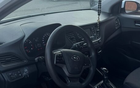 Hyundai Solaris II рестайлинг, 2018 год, 750 000 рублей, 4 фотография