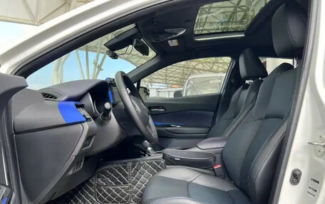 Toyota C-HR I рестайлинг, 2022 год, 2 200 000 рублей, 5 фотография
