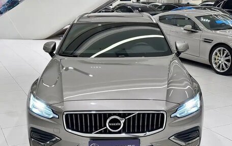 Volvo V60 II, 2021 год, 3 117 000 рублей, 3 фотография