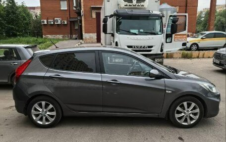 Hyundai Solaris II рестайлинг, 2012 год, 850 000 рублей, 2 фотография