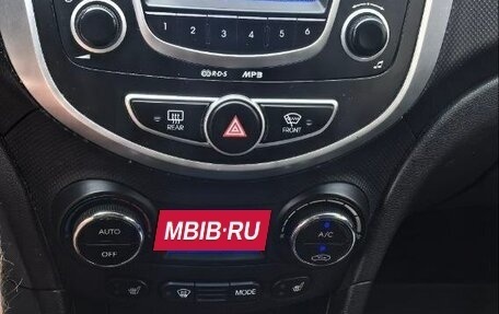 Hyundai Solaris II рестайлинг, 2012 год, 850 000 рублей, 3 фотография