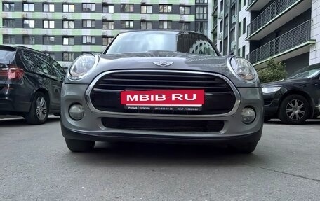 MINI Hatch, 2018 год, 1 350 000 рублей, 2 фотография