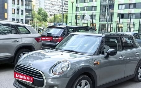 MINI Hatch, 2018 год, 1 350 000 рублей, 13 фотография