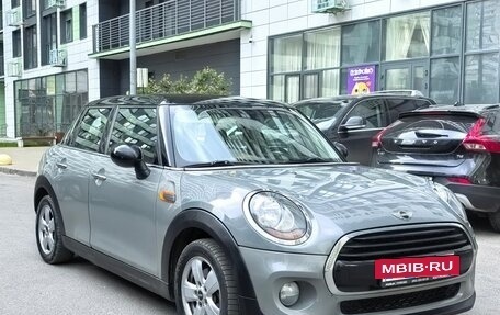 MINI Hatch, 2018 год, 1 350 000 рублей, 6 фотография