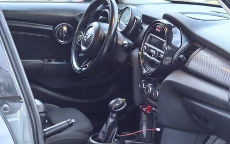 MINI Hatch, 2018 год, 1 350 000 рублей, 19 фотография