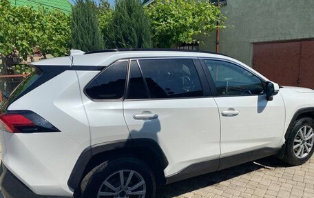 Toyota RAV4, 2020 год, 2 800 000 рублей, 4 фотография