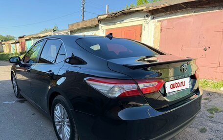 Toyota Camry, 2019 год, 2 400 000 рублей, 4 фотография