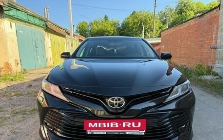 Toyota Camry, 2019 год, 2 400 000 рублей, 2 фотография