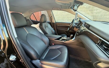 Toyota Camry, 2019 год, 2 400 000 рублей, 11 фотография