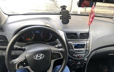 Hyundai Solaris II рестайлинг, 2015 год, 800 000 рублей, 1 фотография