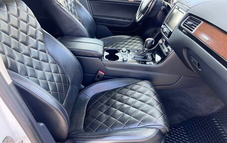 Volkswagen Touareg III, 2017 год, 3 600 000 рублей, 13 фотография