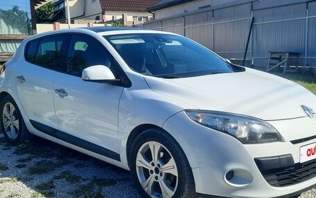 Renault Megane III, 2011 год, 830 000 рублей, 2 фотография