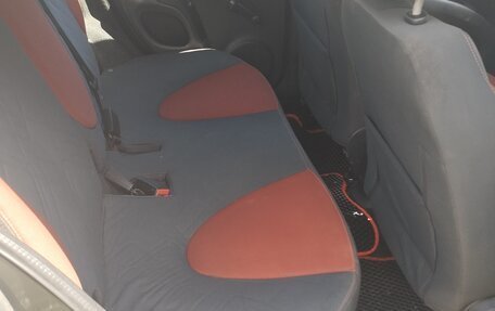 Nissan Micra III, 2006 год, 350 000 рублей, 10 фотография