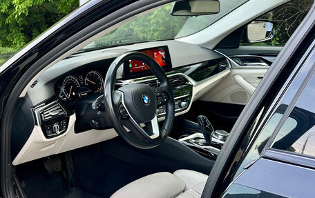 BMW 5 серия, 2018 год, 3 680 000 рублей, 13 фотография