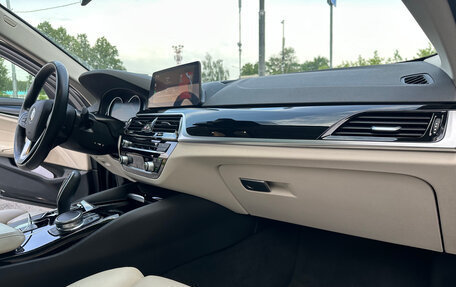 BMW 5 серия, 2018 год, 3 680 000 рублей, 16 фотография