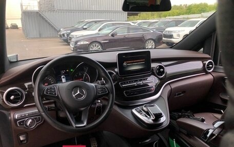 Mercedes-Benz V-Класс, 2019 год, 4 997 000 рублей, 8 фотография