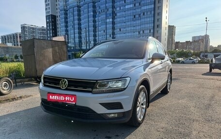 Volkswagen Tiguan II, 2019 год, 2 490 000 рублей, 1 фотография
