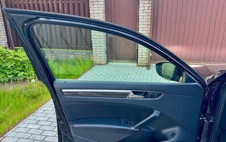 Volkswagen Passat B8 рестайлинг, 2015 год, 1 390 000 рублей, 12 фотография