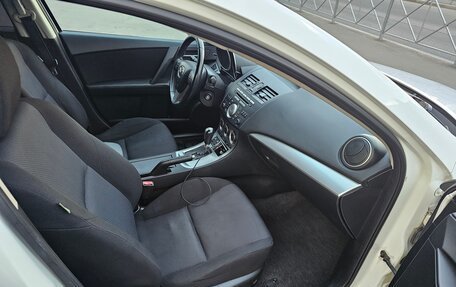 Mazda 3, 2010 год, 10 фотография