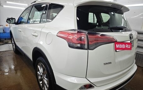 Toyota RAV4, 2016 год, 2 650 000 рублей, 6 фотография